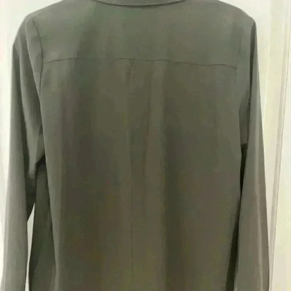 Modern Ambition - Esteem Relaxed Dress Shirt - Size Medium - Picture 5 of 12